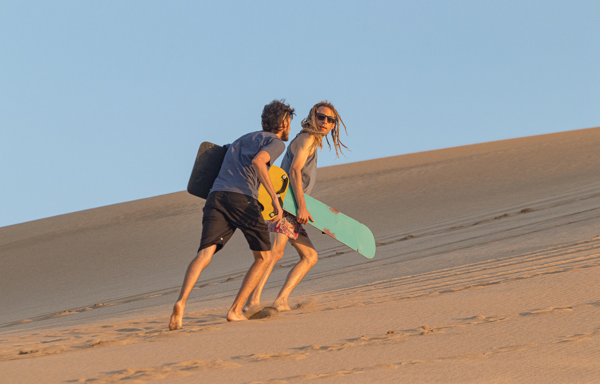 Sandboard en las dunas milenarias