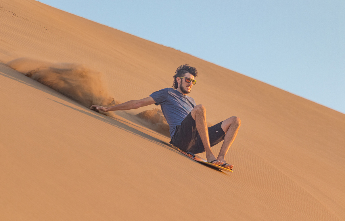 Sandboard en las dunas milenarias